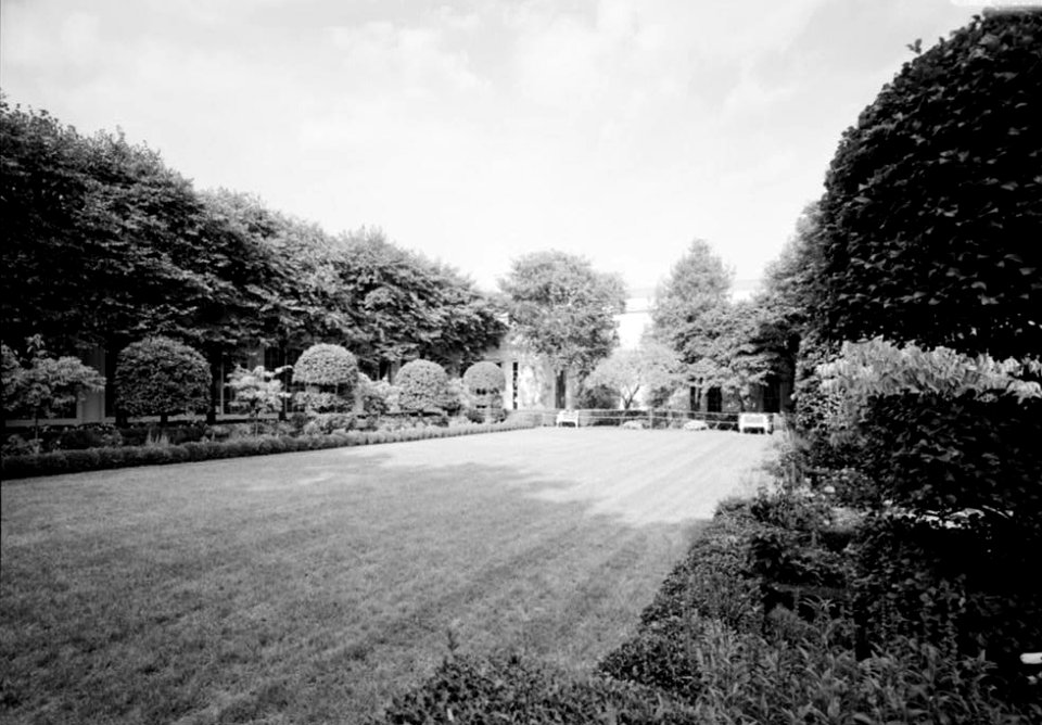 205. Jacqueline Kennedy Garden