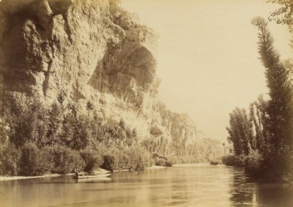 21. Les Baumes Vieilles, vue prise de la rive gauche (James Jackson, 1888) photo