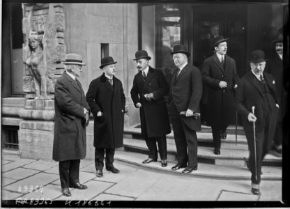 21-1-24, Robinson (délégué américain), Albert Edouard Janssen (délégué belge), Laurent-Atthalin (délégué français), Alberti (délégué italien), faisant partie du comité d'experts réunis à l'hôtel Astoria