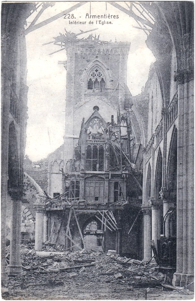 228. - Armentières — Intérieur de l'Église