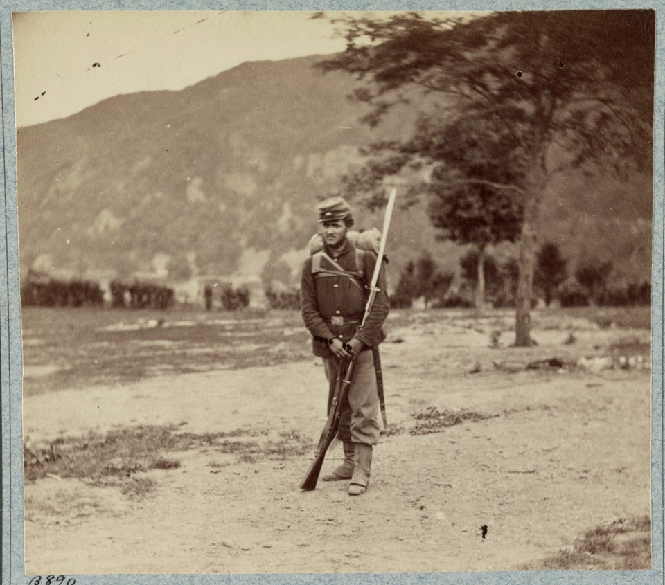 22d New York State Militia near Harpers Ferry, Va., 1861 (i.e.1862) LCCN2013648436