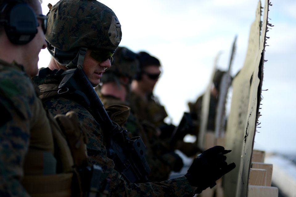22nd Marine Expeditionary Unit live-fire exercise 140219-N-BD629-054