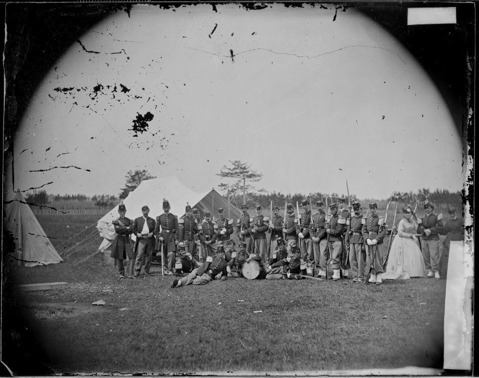 22nd N.Y. Inf. near Harper's Ferry - NARA - 529176