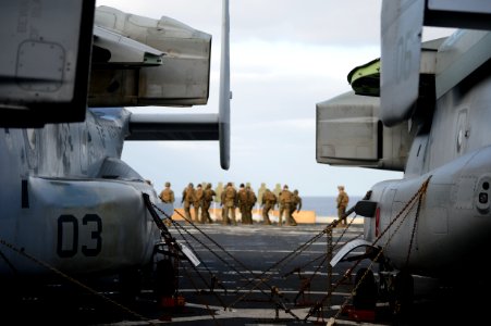 22nd Marine Expeditionary Unit live-fire exercise 140219-N-BD629-002