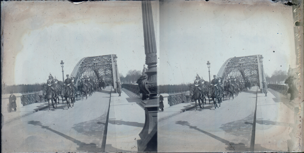 246 - Les cuirassiers sur le pont de la Boucle