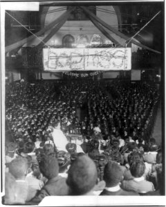 25th anniversary of Tuskegee Inst., Ala., 1906- Assembly with banner reading Welcome Our Guests LCCN2004668169