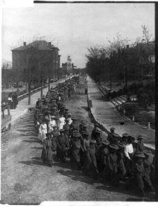 25th anniversary of Tuskegee Inst., Ala., 1906- Women in procession LCCN2004668171