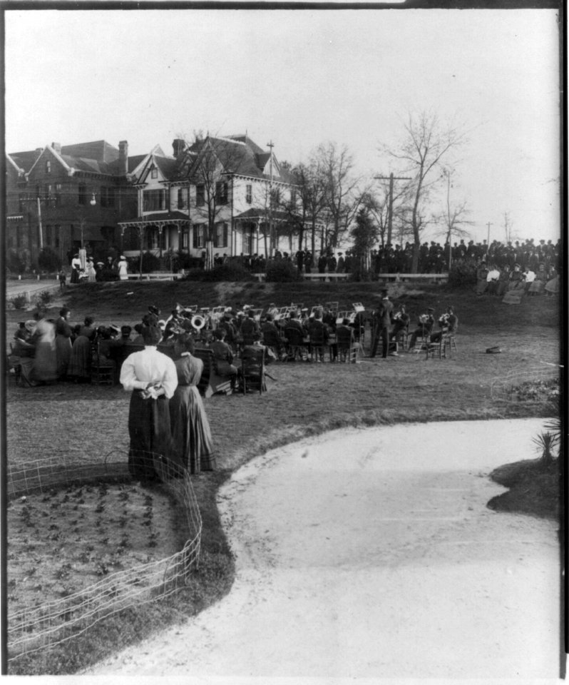 25th anniversary of Tuskegee Inst., Ala., 1906- Band concert on lawn LCCN2004668170