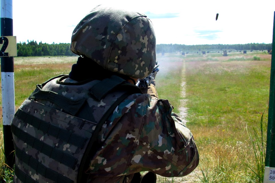 26th MEU Marines participate in multilateral live-fire training during exercise BALTOPS (40831531460)