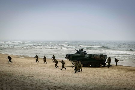 26th MEU Marines, Romanian Marines join forces during BALTOPS (41684051015)