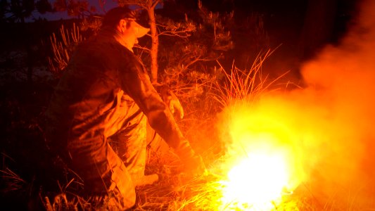 26th MEU Marines, U.S. Air Force military personnel, Polish military personnel, and members of the Romanian 307th Naval Infantry Battalion participate in a Joint Personnel Recovery exercise (40941052590)