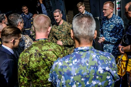 26th MEU, USS Oak Hill welcome distinguished visitors aboard (42584590571)