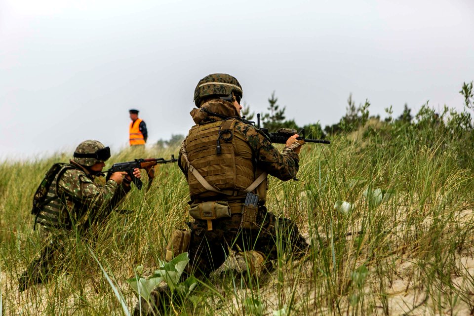 26th MEU Marines, Romanian Marines join forces during BALTOPS (40777364560)