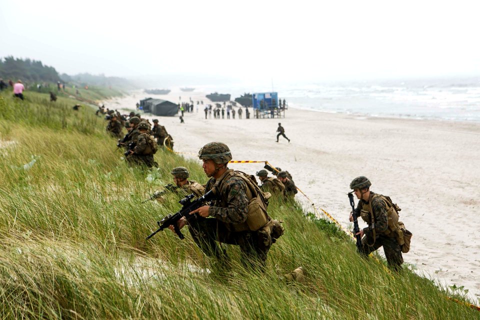 26th MEU Marines, Romanian Marines join forces during BALTOPS (41684052865)