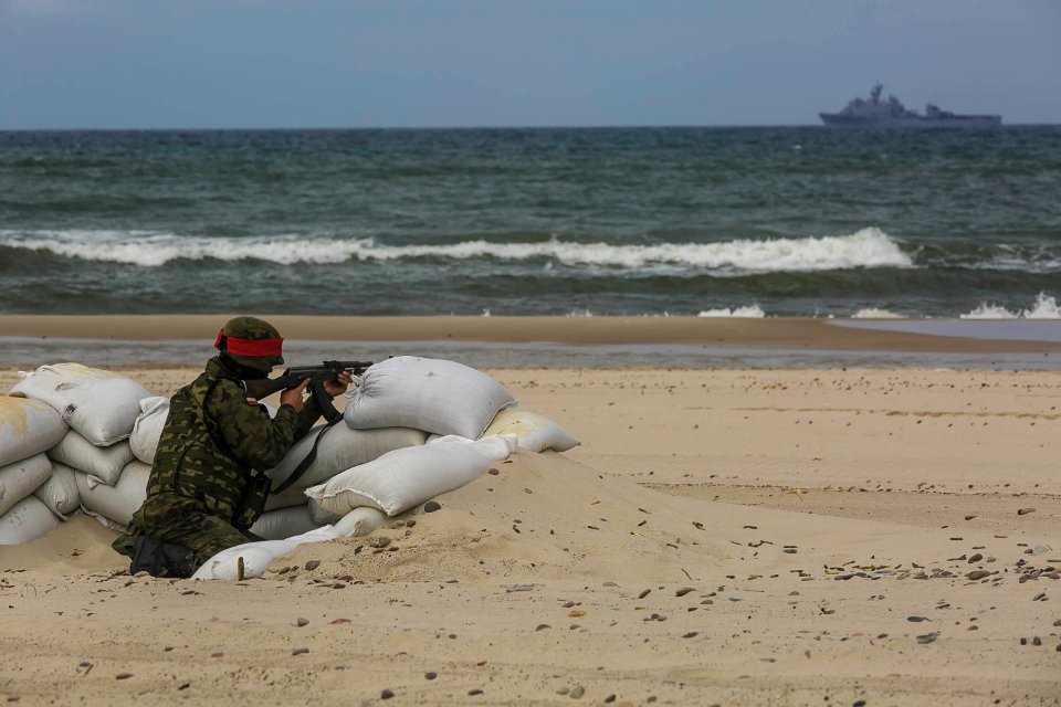 26th MEU Tank platoon, Polish BMP unit go head-to-head in mechanized assault exercise during BALTOPS (27923971047)