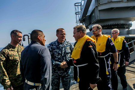26th MEU, USS Oak Hill welcome distinguished visitors aboard (41683905605)