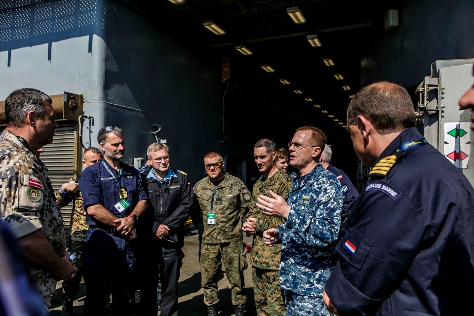 26th MEU, USS Oak Hill welcome distinguished visitors aboard (41683904405)