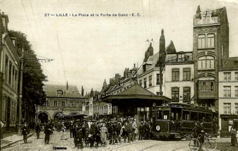 27 LILLE La Place et la Porte de Gand E C photo