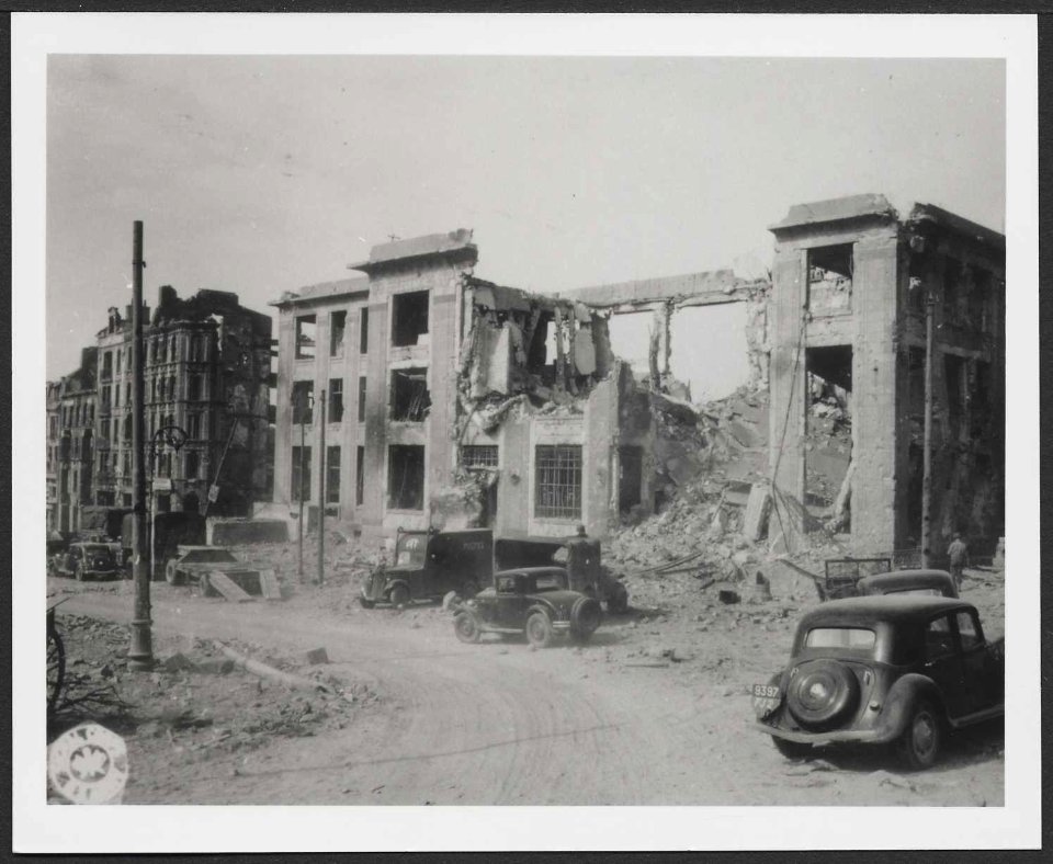 2Fi05189 Liberation of Brest
