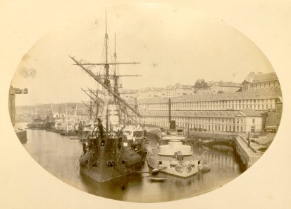 2Fi06395 Port militaire de Brest