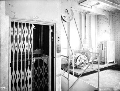 2nd class elevator (RMS Olympic)