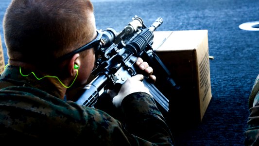 2nd LAR Conducts Live Fire Range. (28435546596)