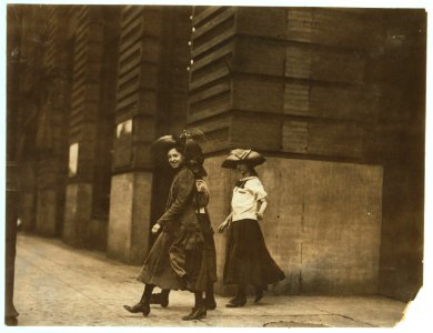 3 girls working in Salvan Medicine Factory and in Seed store. Olive near 14th St. Noon, May 12th, 1910. LOC nclc.04653