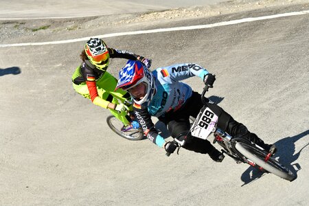 Cyclists race rad-bundesliga