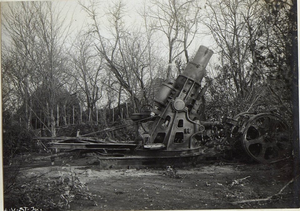 30.5 cm Mörser in Feuerstellung b.Wollowetz 18.9.17. (BildID 15666182)