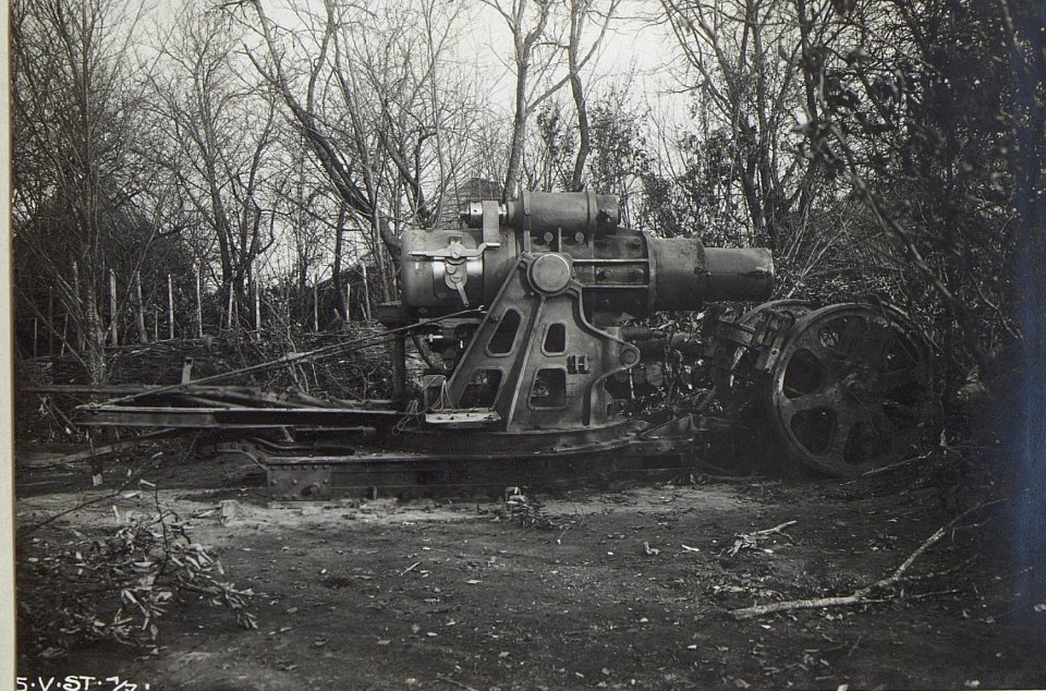 30.5 cm Mörser in Feuerstellung b.Wollowetz 18.9.17. (BildID 15666189)