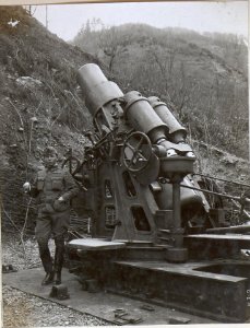 30.5 cm Mörser in Feuerstellung (BildID 15597385)