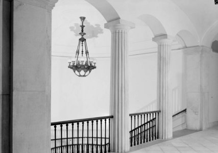 32. INTERIOR, THIRD FLOOR, LANDING