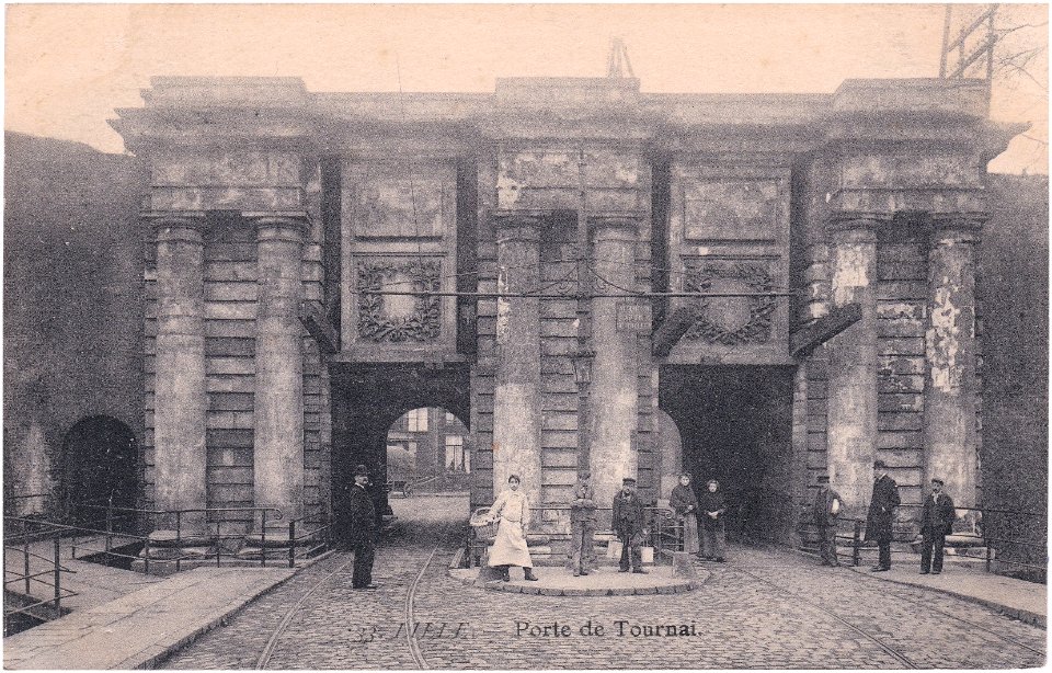33. Lille. — Porte de Tournai