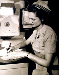 330-PS-1875 (USN 427905) (18702137180)
