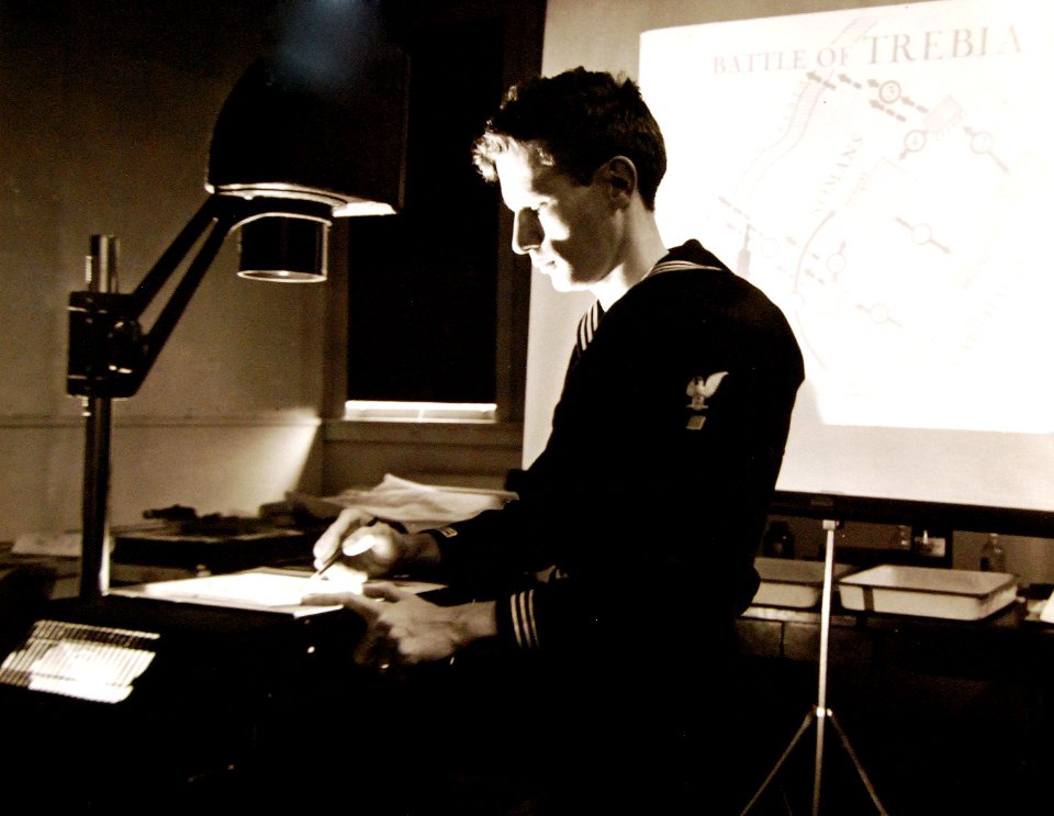 330-PS-1116 (USN 705110) (19136481179)