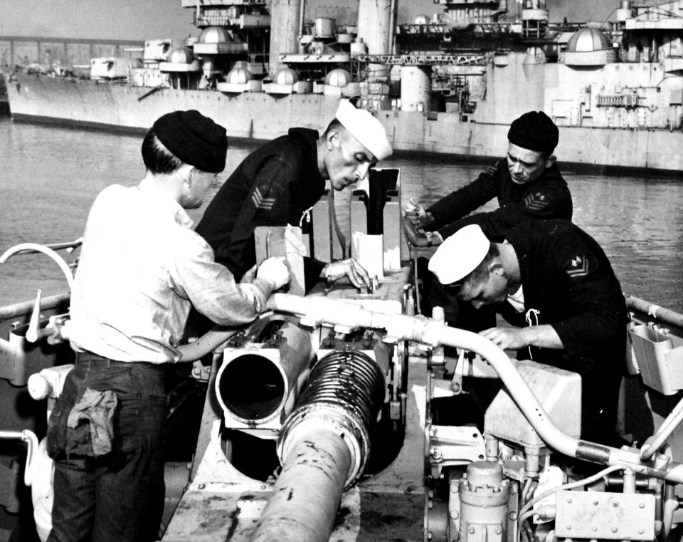 330-PS-1233 (USN 708176) (18700059184)