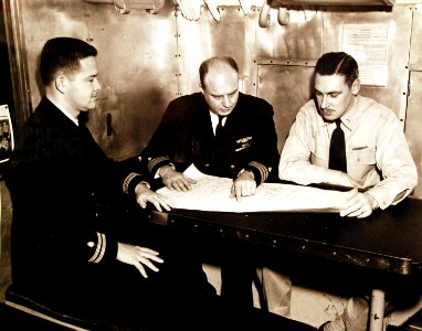 330-PS-3184 (USN 708795) (17204677788)