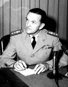 330-PS-2975 (USN 708708) (16975204094)