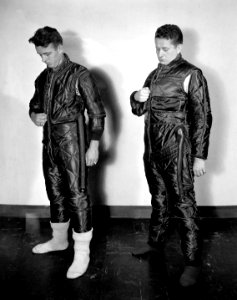 330-PS-3007 (USN 446564) (17409878338)