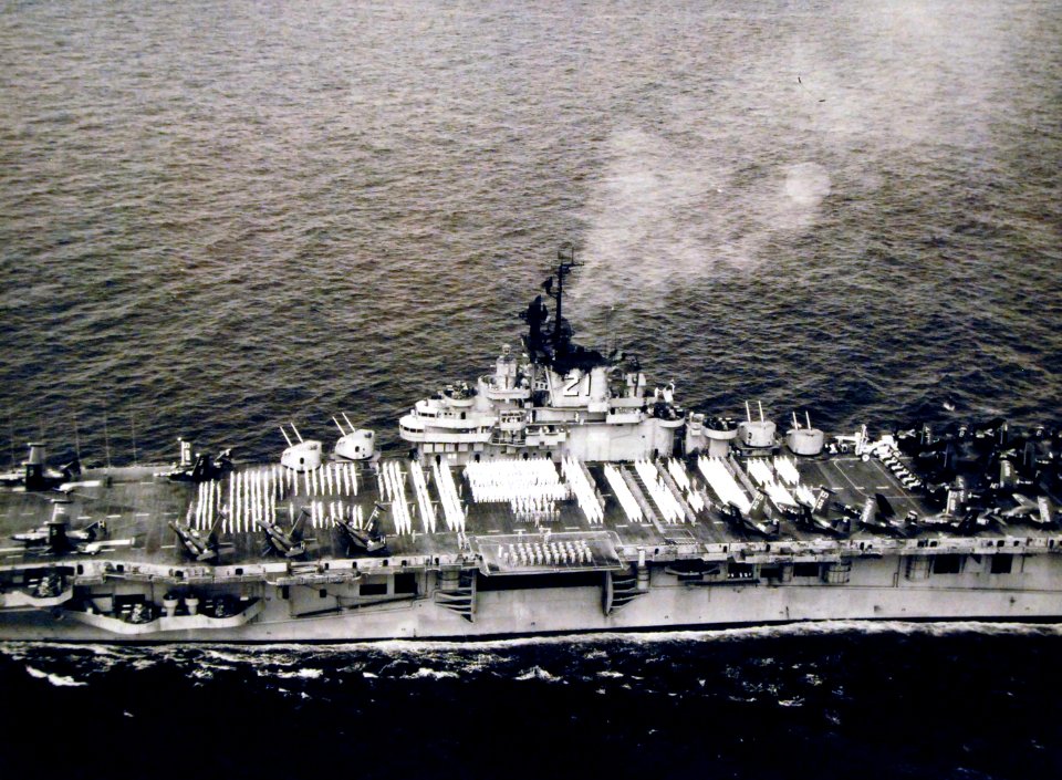 330-PS-6118 (USN 626148) (17208058746)