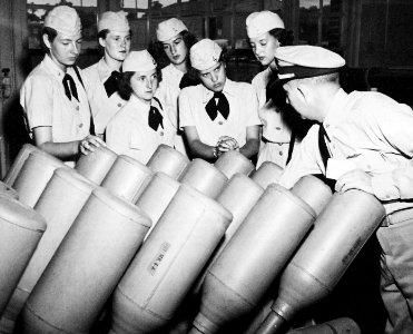 330-PS-6057 (USN 708970) (17026623327)