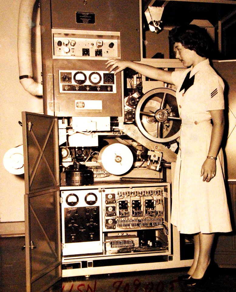 330-PS-6193 (USN 709005) (17047814359)