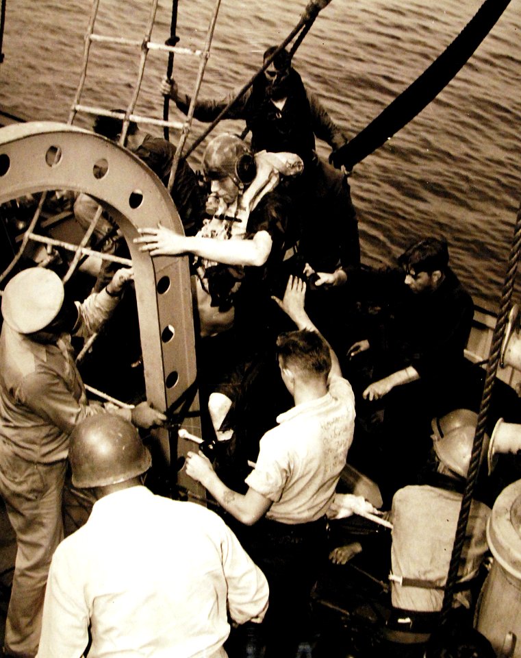 330-PS-629 (USN 707940) (19093186784)