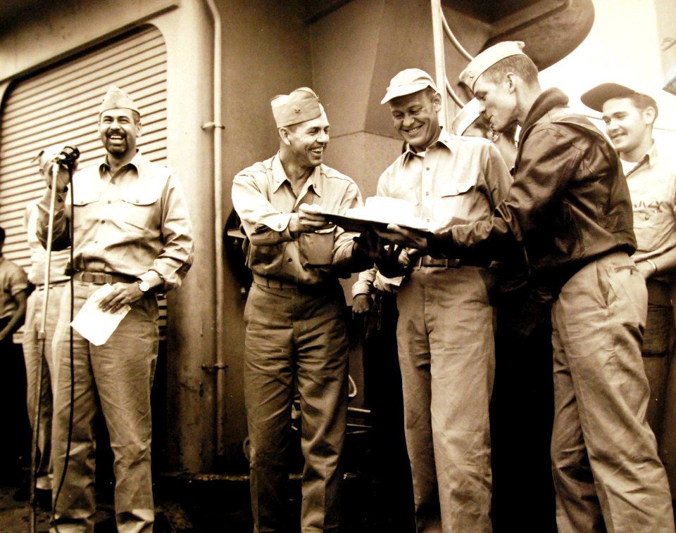 330-PS-703 (USN 707954) (19529121449)