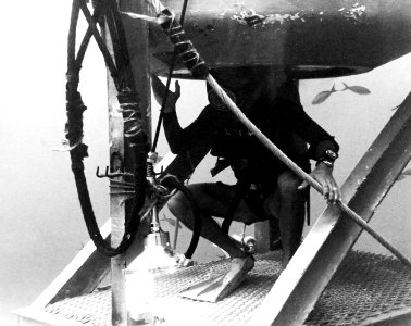 330-PSA-168-64 (USN 1105345) (22592467470)