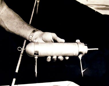 330-PSA-235-62 (USN 711120) (21396357564)