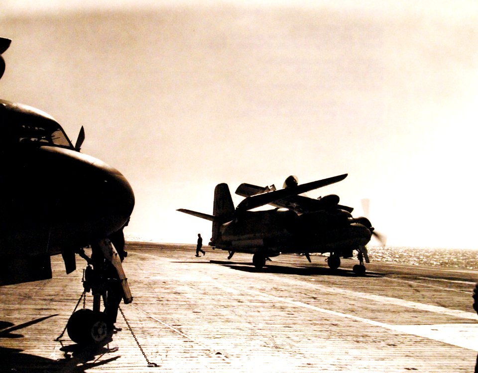 330-PSA-253-61 (USN 1057562) (21810739336)