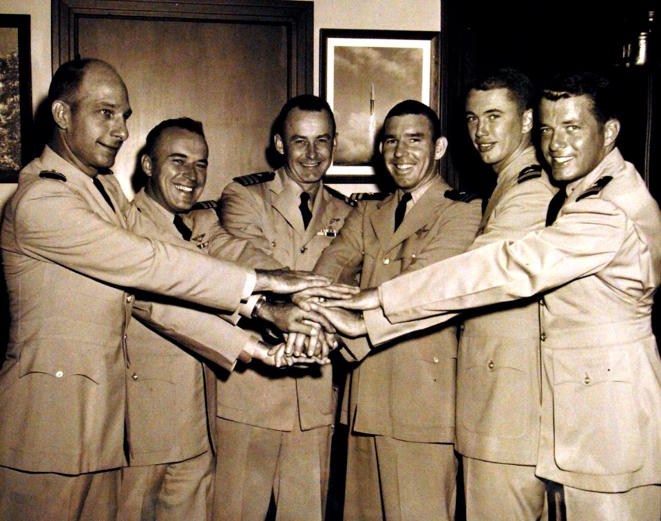 330-PSA-366-62 (USN 711193) (21541662214)