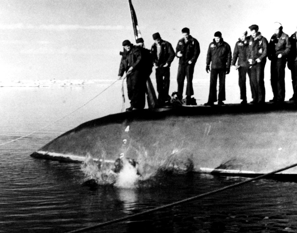 330-PSA-237-62 (USN 711125) (21830972850)