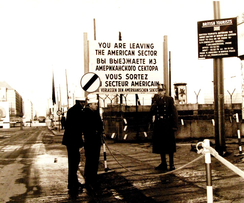 330-PSA-28-62 (USN 1059098) (21825074632)